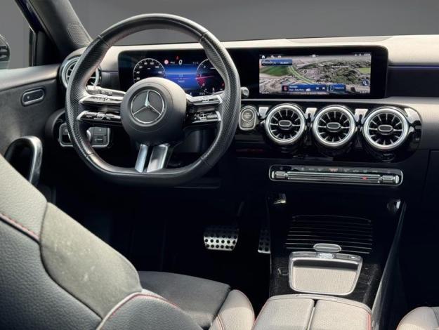 MERCEDES-BENZ A 180 d AMG Pack Night Toit Pano  