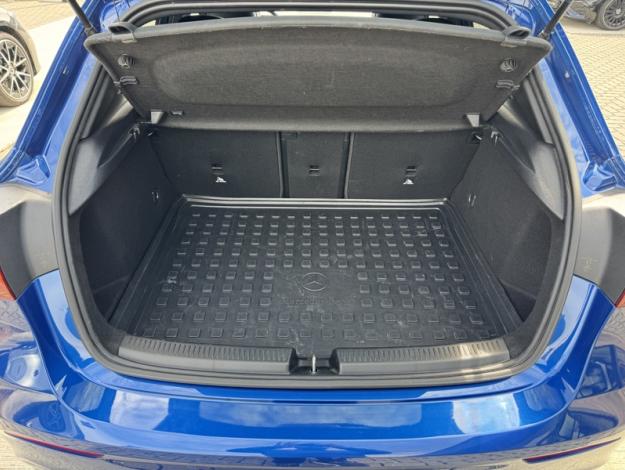 MERCEDES-BENZ A 180 d AMG Pack Night Toit Pano  