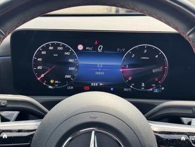 MERCEDES-BENZ A 180 d AMG Pack Night Toit Pano  