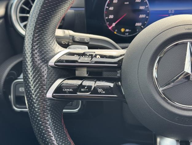 MERCEDES-BENZ A 180 d AMG Pack Night Toit Pano  