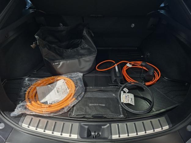 LEXUS RZ 350E Luxe  RZ 350E ELECTRIQUE LUXE 20  PKINNOPLUMC26VD