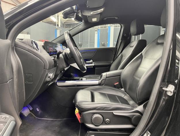 MERCEDES-BENZ GLA 250 e Luxury Pack Night  