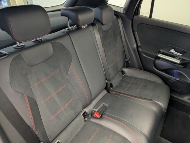 MERCEDES-BENZ GLA 250 e AMG Line  