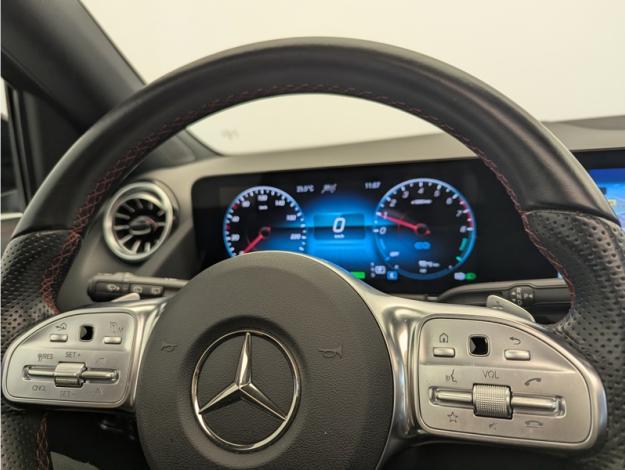 MERCEDES-BENZ GLA 250 e AMG Line  
