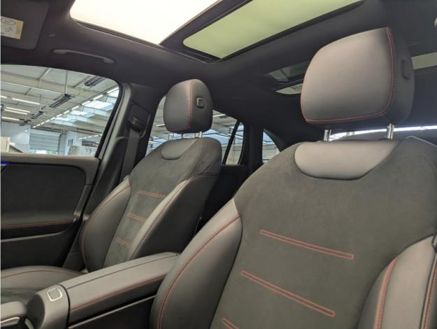 MERCEDES-BENZ GLA 250 e AMG Line  