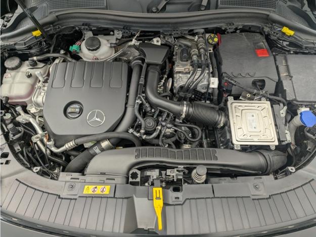 MERCEDES-BENZ GLA 250 e AMG Line  