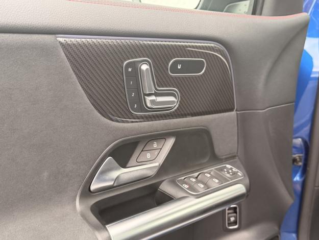 MERCEDES-BENZ GLA 200 d AMG Line  