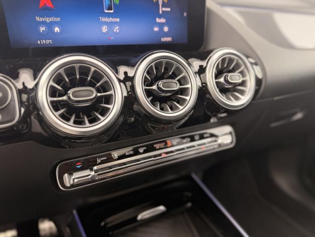 MERCEDES-BENZ GLA 200 d AMG Line  