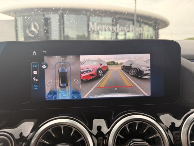 MERCEDES-BENZ GLA 200 d AMG Line  
