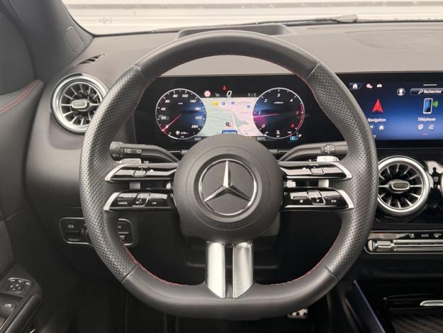 MERCEDES-BENZ GLA 200 d AMG Line  