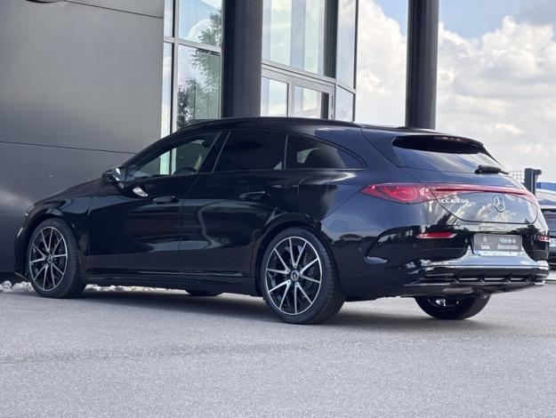 MERCEDES-BENZ CLA Shooting Brake 200 AMG Line   CLA Shooting Brake 200 AMG Line