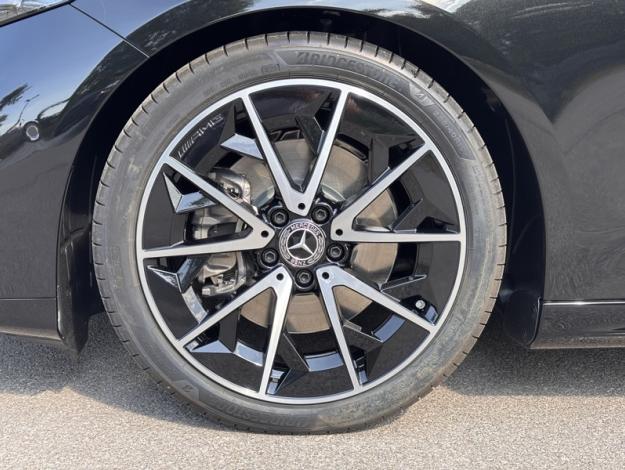 MERCEDES-BENZ CLA Shooting Brake 200 AMG Line   CLA Shooting Brake 200 AMG Line
