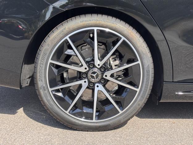 MERCEDES-BENZ CLA Shooting Brake 200 AMG Line   CLA Shooting Brake 200 AMG Line