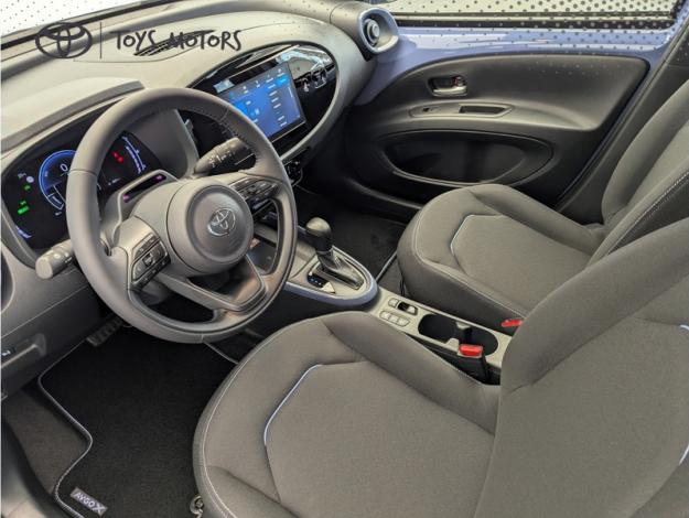 TOYOTA Aygo X Hybride 116h Graphic  