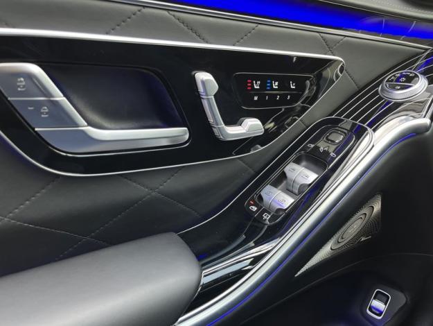 MERCEDES-BENZ  Třídy S S 500 4MATIC L (13/19)