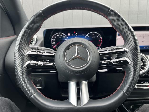 MERCEDES-BENZ GLA 200 d AMG Line  
