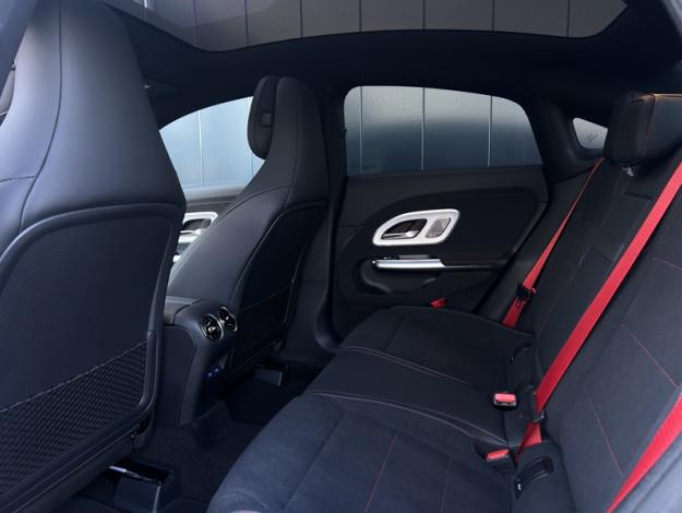 MERCEDES-BENZ CLA Coupé CLA 200 AMG Line  CLA 200 AMG Line