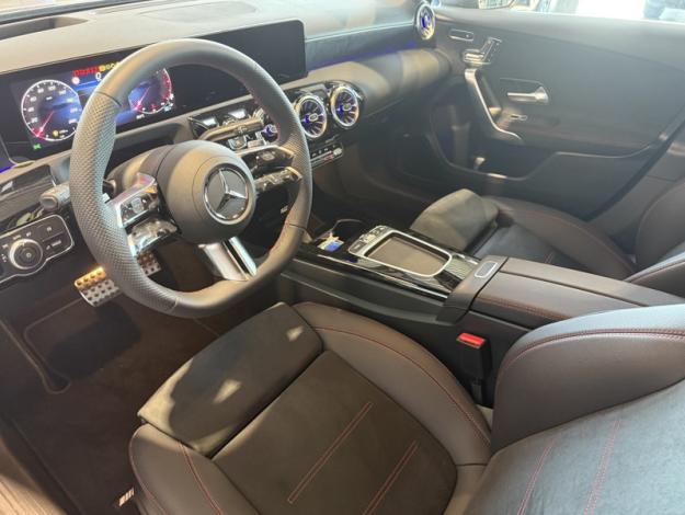 MERCEDES-BENZ A A 180 d