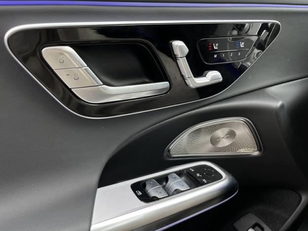 MERCEDES-BENZ Třída E E 220 d 4MATIC (13/18)