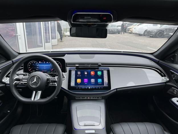 MERCEDES-BENZ Třída E E 220 d 4MATIC (14/18)