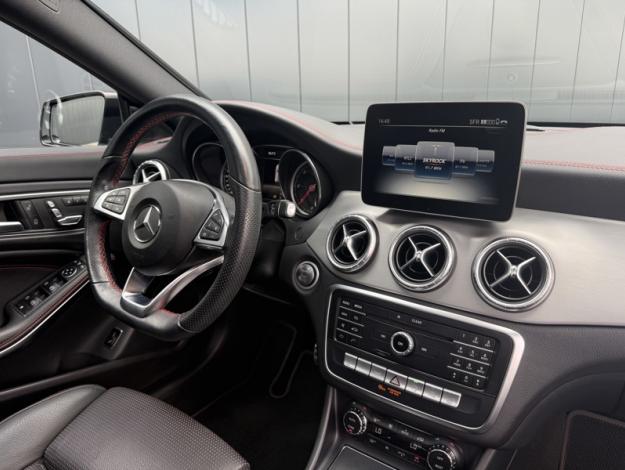 MERCEDES-BENZ CLA Shooting Brake CLA 220 d SB Fascination  CLA 220 d Shooting Brake AMG Line