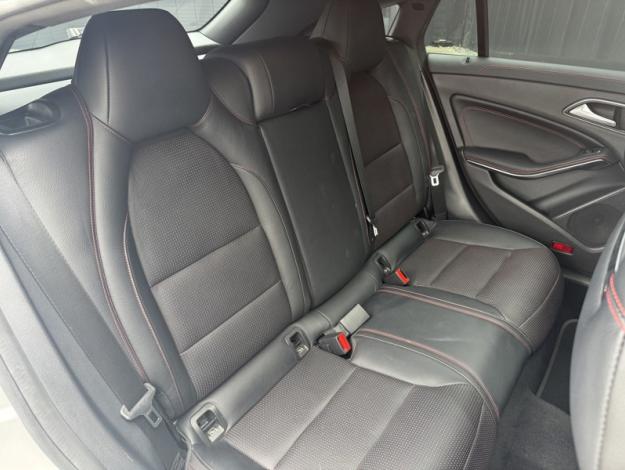 MERCEDES-BENZ CLA Shooting Brake CLA 220 d SB Fascination  CLA 220 d Shooting Brake AMG Line