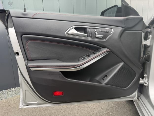 MERCEDES-BENZ CLA Shooting Brake CLA 220 d SB Fascination  CLA 220 d Shooting Brake AMG Line