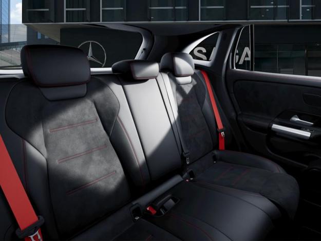 MERCEDES-BENZ GLA AMG GLA 35 4MATIC