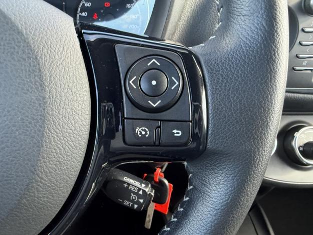 TOYOTA Yaris 110 VVT-i Design  