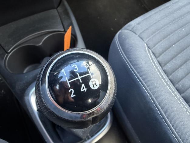 TOYOTA Yaris 70 VVT-i Ultimate  