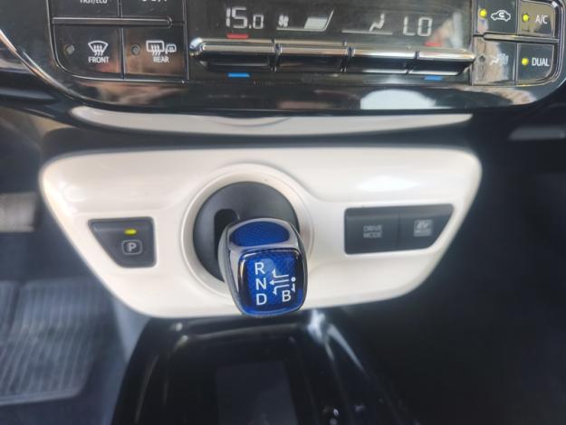 TOYOTA Prius Lounge  1.8 122 ch 