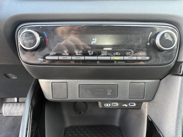 TOYOTA Yaris Hybride 116h Design  1.5 116 ch 