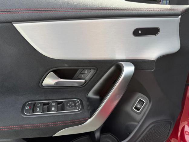 MERCEDES-BENZ CLA CLA 180 d