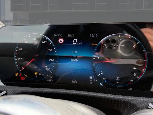 MERCEDES-BENZ CLA CLA 180 d