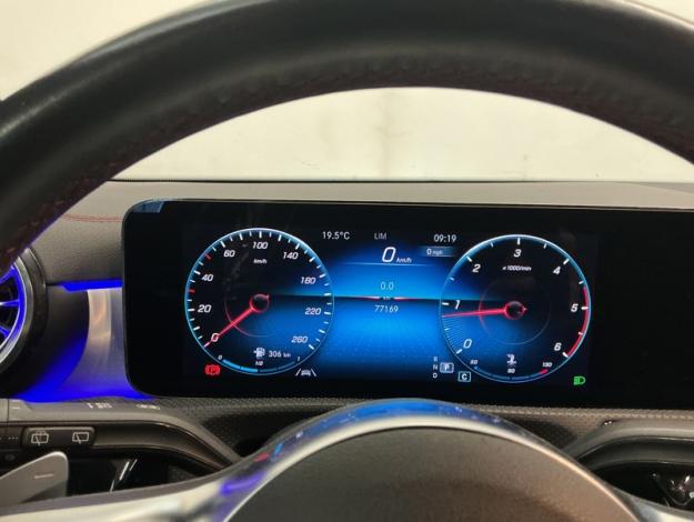 MERCEDES-BENZ CLA 180 d SB AMG Line Attelage  