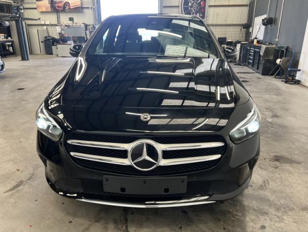 MERCEDES-BENZ B 180 d Business Line  