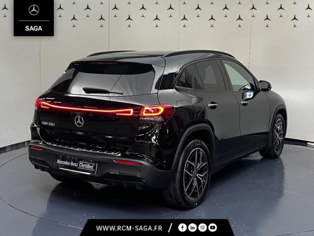 MERCEDES-BENZ EQA 250 AMG Line  