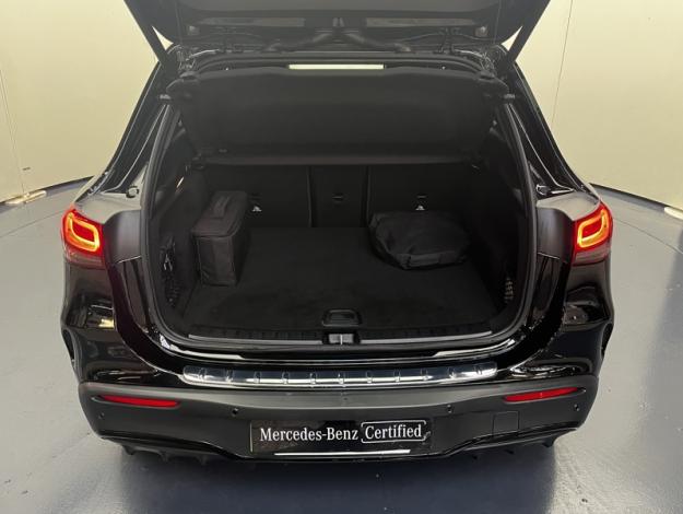 MERCEDES-BENZ EQA 250 AMG Line  