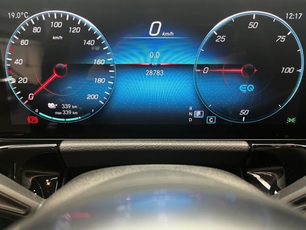MERCEDES-BENZ EQA 250 AMG Line  