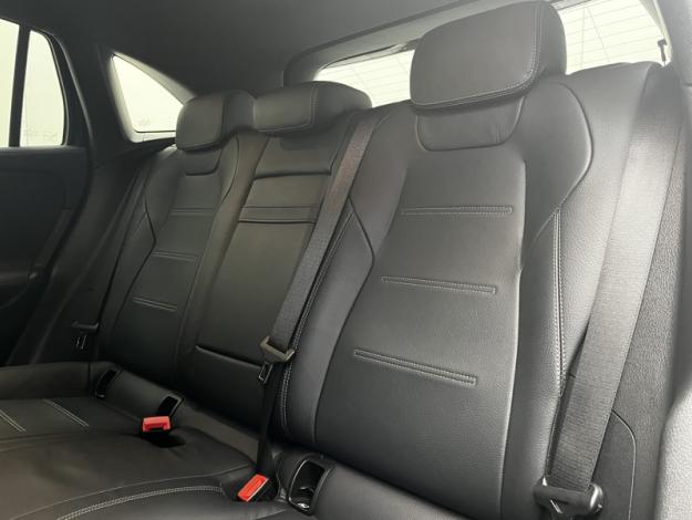 MERCEDES-BENZ EQA 250 AMG Line  