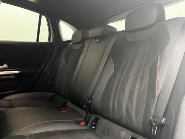 MERCEDES-BENZ GLA 200 d AMG Line  