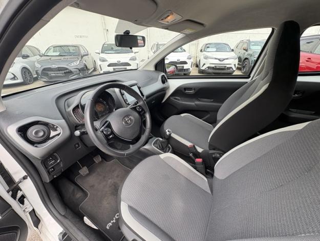 TOYOTA Aygo 1.0 VVT-i x-play  1.0 72 ch 