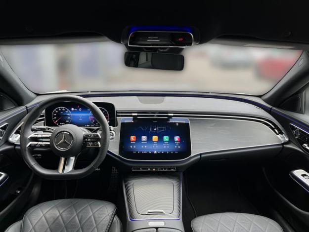 MERCEDES-BENZ Třída E E 220 d 4MATIC (14/18)