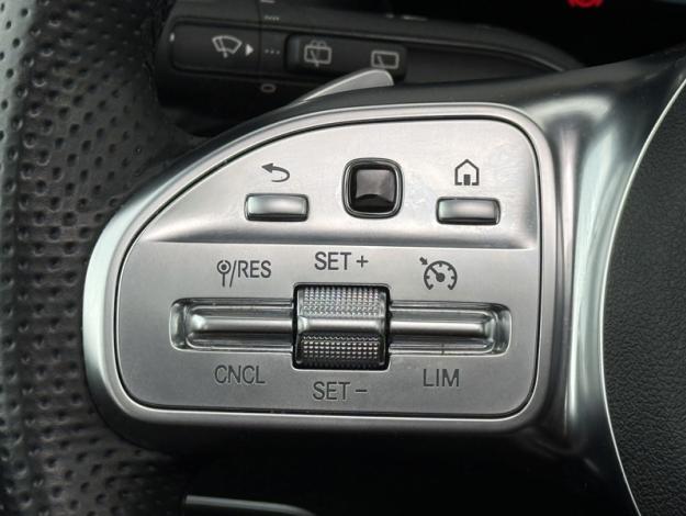 MERCEDES-BENZ GLA 220 d 4MATIC AMG Line  