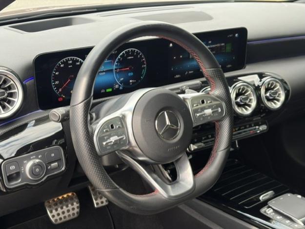MERCEDES-BENZ A 250 e Berline AMG Pack Night Pano Attelage  