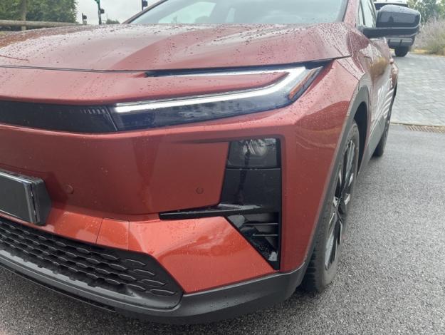 TOYOTA C-HR Design Grande Autonomie 77 kWh 224ch  C HR+ GRANDE AUTONOMIE DESIGNJANTES20 COURTOISIE