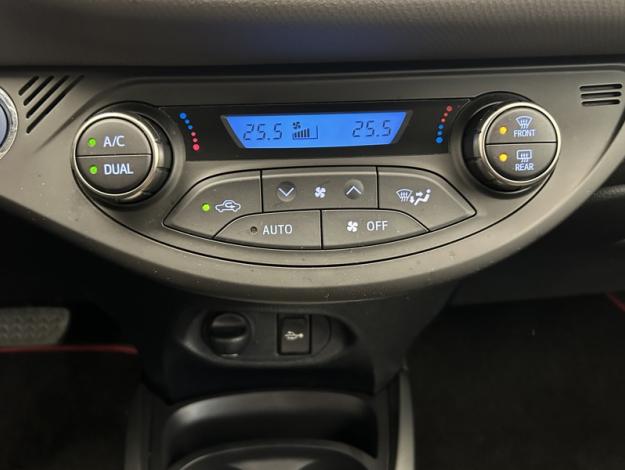 TOYOTA Yaris 1.5 VVT-I HYBRID Dynamic  