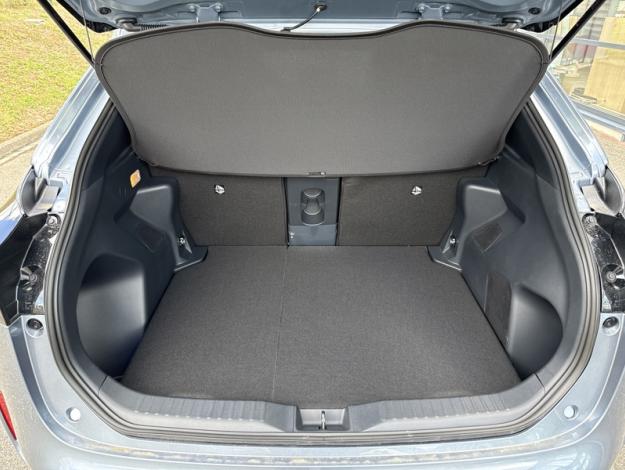 TOYOTA Yaris Cross Hybrid 2WD Design Pack Cargo   1.5 130 ch 