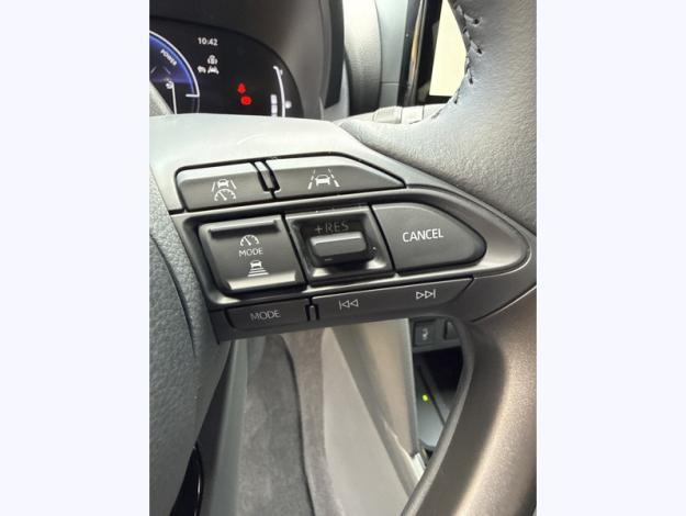 TOYOTA Yaris Cross Hybrid 2WD Design Pack Cargo   1.5 130 ch 