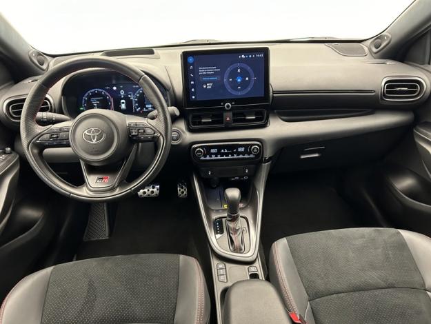 TOYOTA Yaris Hybride 130h GR SPORT  